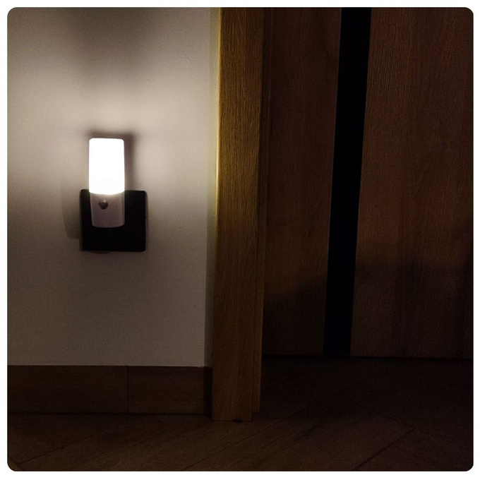 Lampka nocna LED 0,25W 4000K do kontaktu włącznik ON/OFF DIO-0464 Dioled