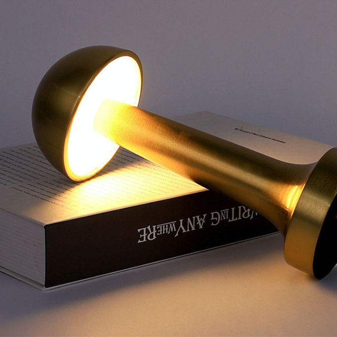 Lampka bezprzewodowa dekoracyjna LED 3W 40lm CCT 3 barwy światła złota USB-C Q042C