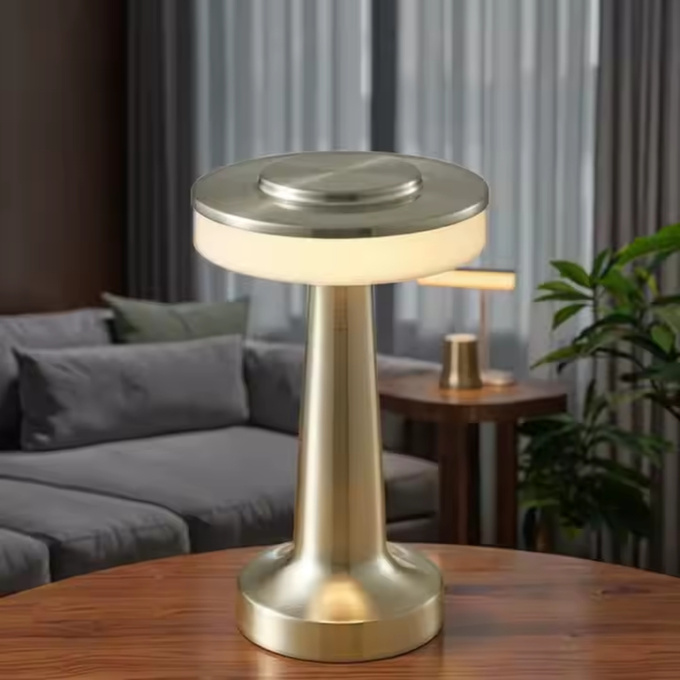 Lampka bezprzewodowa dekoracyjna LED 3W 40lm CCT 3 barwy światła SREBRNA USB-C Q044B