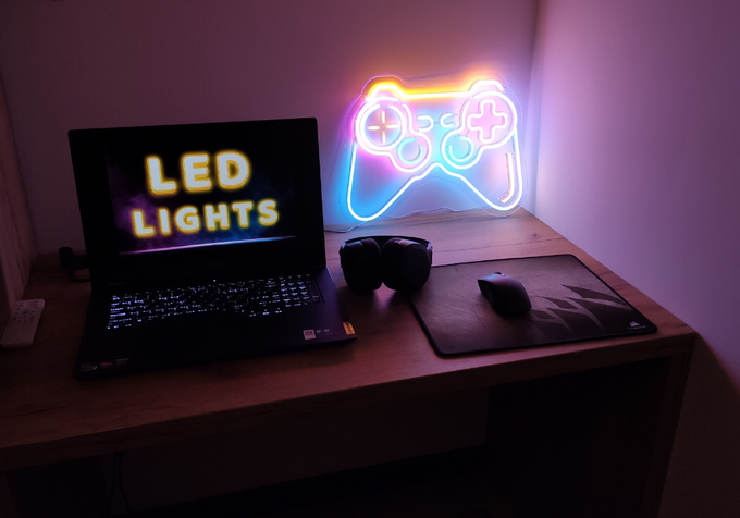 Lampka NEON LED GAMEPAD na plexi ściemniacz + USB