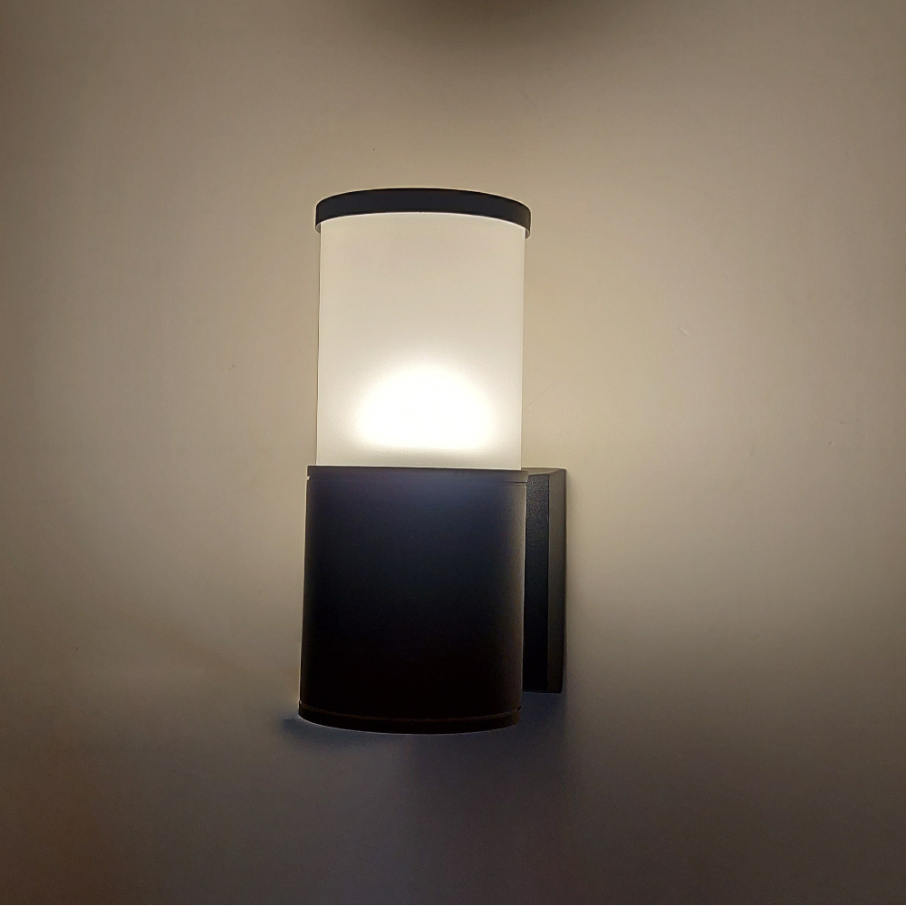 Lampa elewacyjna zewnętrzna kinkiet LED IRGA czarny